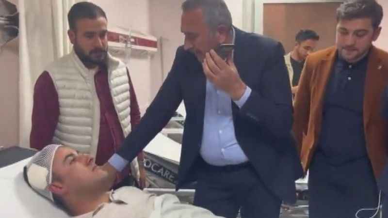 CHP’liler ile AK Parti’liler arasında kavga çıktı, CHP’li meclis üyesi silahına sarıldı CHP’liler ile AK Parti’liler arasında kavga çıktı, CHP’li meclis üyesi silahına sarıldı