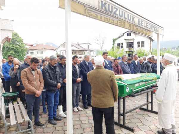 Göçükte hayatını kaybeden işçi toprağa verildi