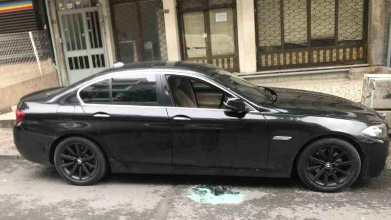 Bayrampaşa'da lüks araçla geldiler, başka bir lüks aracı soyup gittiler Bayrampaşa'da lüks araçla geldiler, başka bir lüks aracı soyup gittiler