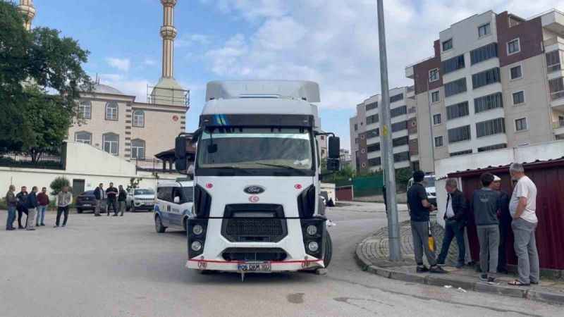 Bursa'da tırın altında kalan Ferhunde Küçükaydın hayatını kaybetti