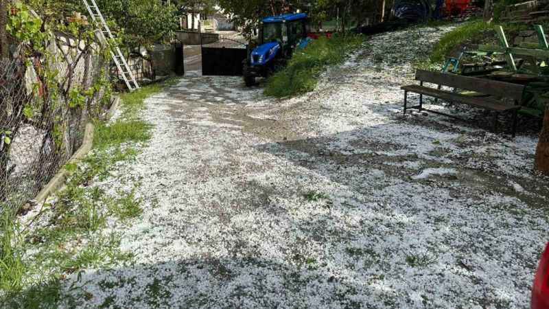 Yozgat’ta dolu yağışı etkili oldu Yozgat’ta dolu yağışı etkili oldu