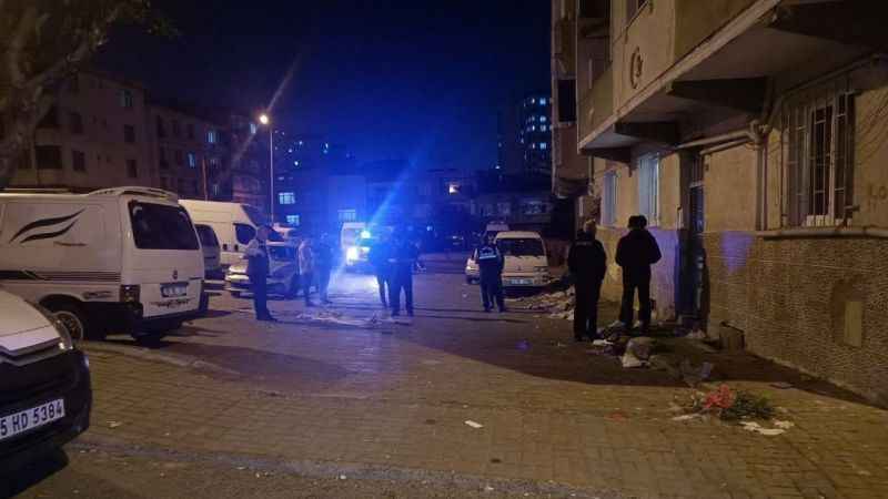 Esenler’de yanan binadan ceset çıktı Esenler’de yanan binadan ceset çıktı