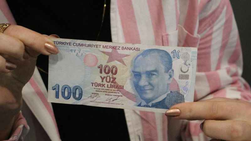Hatalı basılan 100 lira 100 bin liraya satışta Hatalı basılan 100 lira 100 bin liraya satışta