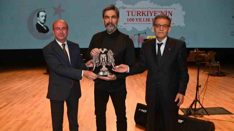 Necip Fazıl vefatının 40. yılında anıldı