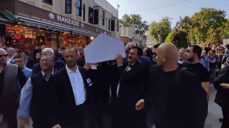 Adil Serdar Saçan son yolculuğuna uğurlandı Adil Serdar Saçan son yolculuğuna uğurlandı