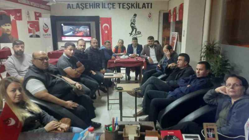 Zafer Partisi’nde istifa depremi Zafer Partisi’nde istifa depremi