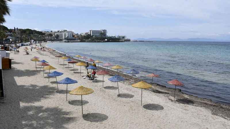 Kuşadası plajlarına mavi bayrak Kuşadası plajlarına mavi bayrak