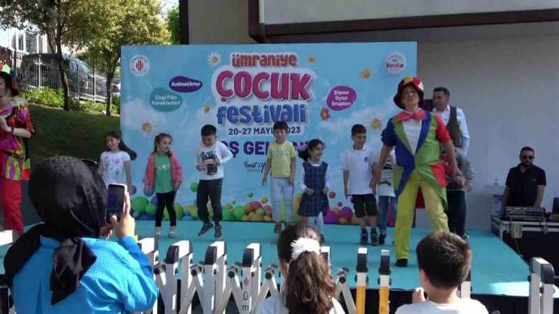 Çocuklar Ümraniye Çocuk Festivali’nde Çocuklar Ümraniye Çocuk Festivali’nde