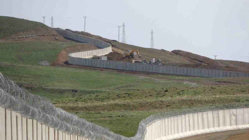 Sınıra örülen duvar 100 kilometreyi buldu Sınıra örülen duvar 100 kilometreyi buldu