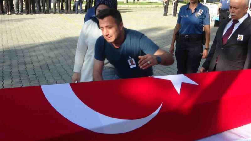 Muğla'daki kazada hayatını kaybeden polis memuru Mustafa Pala için tören Muğla'daki kazada hayatını kaybeden polis memuru Mustafa Pala için tören