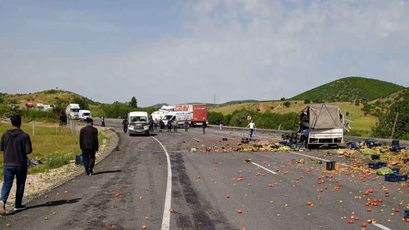Bingöl’de tır kamyonetle çarpıştı: 1 ölü, 1 yaralı Bingöl’de tır kamyonetle çarpıştı: 1 ölü, 1 yaralı