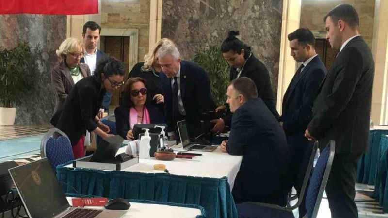 TBMM’de milletvekili kayıtları devam ediyor