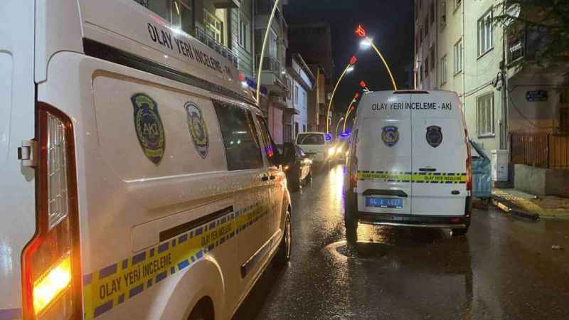 Uşak'ta masaj salonunda silahlı kavga: 1 ölü, 1 yaralı Uşak'ta masaj salonunda silahlı kavga: 1 ölü, 1 yaralı