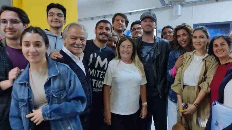 Ünlü oyuncu Kıvanç Tatlıtuğ oyunu kullandı Ünlü oyuncu Kıvanç Tatlıtuğ oyunu kullandı