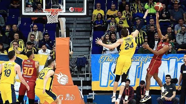 Galatasaray potada Fenerbahçe’yi dokuz yıl sonra yendi