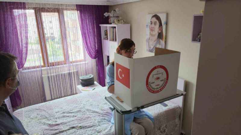 Dünyanın en uzun boylu kadını" Rumeysa Gelgi oyunu evinde kullandı Dünyanın en uzun boylu kadını" Rumeysa Gelgi oyunu evinde kullandı