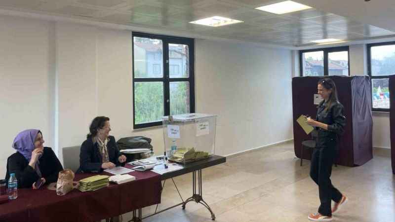 Ünlü oyuncu Alina Boz oyunu kullandı Ünlü oyuncu Alina Boz oyunu kullandı