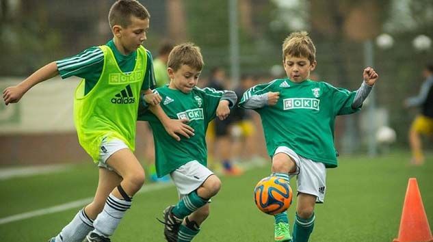 11 yaşından küçük çocuklara kafa topu yasağı