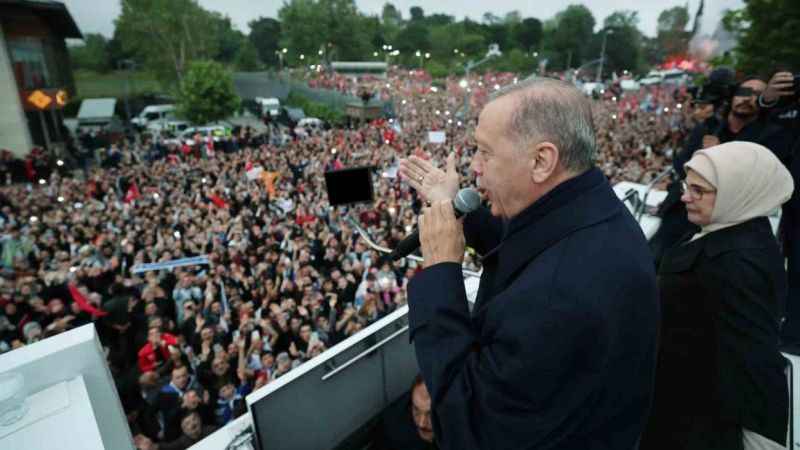Cumhurbaşkanı Erdoğan: "Seçimin galibi 85 milyonun tamamıdır" Cumhurbaşkanı Erdoğan: "Seçimin galibi 85 milyonun tamamıdır"