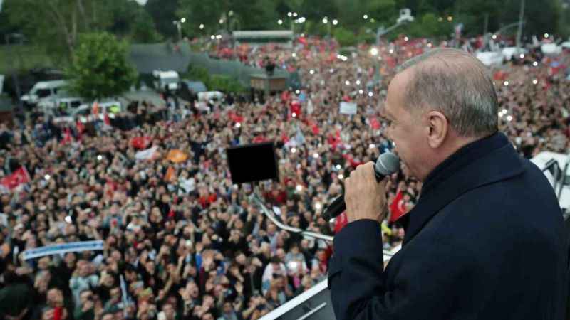 Cumhurbaşkanı Erdoğan: "Seçimin galibi 85 milyonun tamamıdır" Cumhurbaşkanı Erdoğan: "Seçimin galibi 85 milyonun tamamıdır"