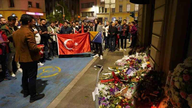 Cumhurbaşkanı Erdoğan’ın seçim zaferi Saraybosna’da kutlandı Cumhurbaşkanı Erdoğan’ın seçim zaferi Saraybosna’da kutlandı
