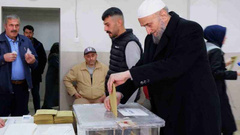 Katılım oranı düştü, Erdoğan oyunu artırdı