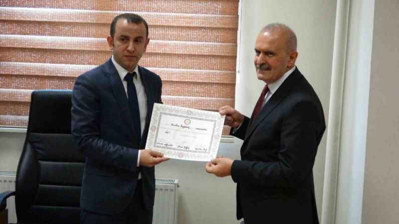 AK Parti Van milletvekilleri mazbatalarını aldı AK Parti Van milletvekilleri mazbatalarını aldı