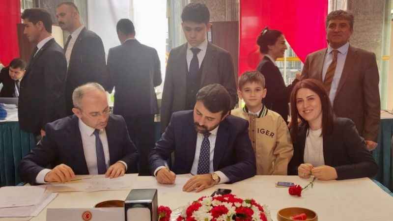 AK Partili vekiller TBMM’ye kayıtlarını yaptırdı AK Partili vekiller TBMM’ye kayıtlarını yaptırdı