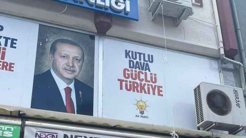 AK Parti İlçe Teşkilatı binasına saldırı AK Parti İlçe Teşkilatı binasına saldırı