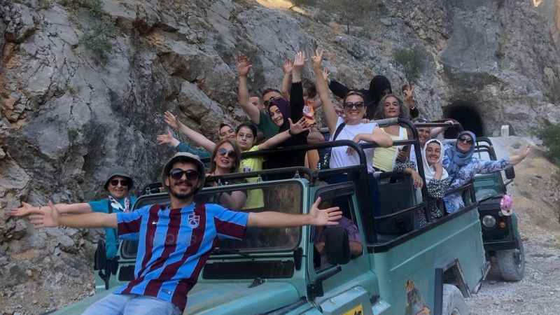 Yaz aylarında nüfusu 10'a katlanıyor Yaz aylarında nüfusu 10'a katlanıyor