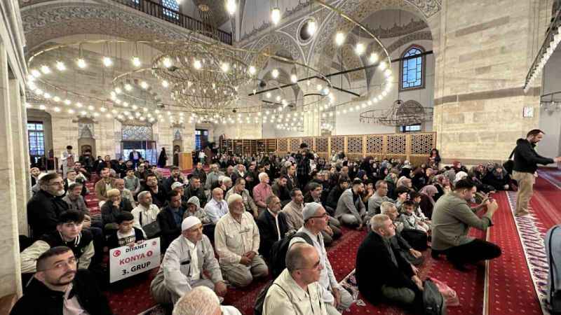 Konya’dan ilk hac kafilesi uğurlandı Konya’dan ilk hac kafilesi uğurlandı