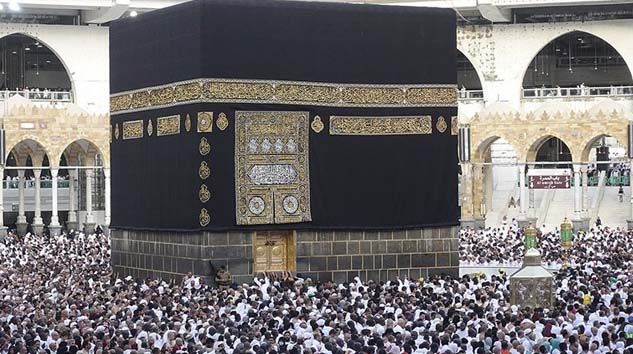 Suudi Arabistan koronavirüs sebebiyle umre ziyaretlerini askıya aldı