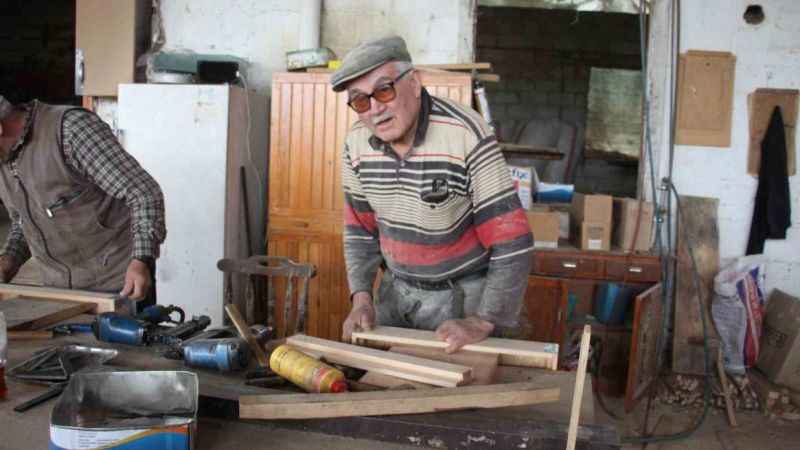 Uğruna parmaklarını kaybettiği mesleğini bırakamıyor Uğruna parmaklarını kaybettiği mesleğini bırakamıyor