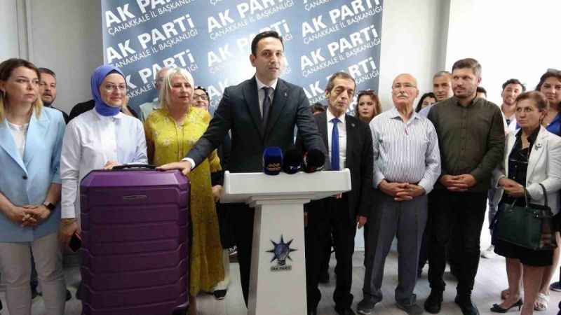 CHP’li Belediye Başkanı’na ‘mor bavullu’ gönderme