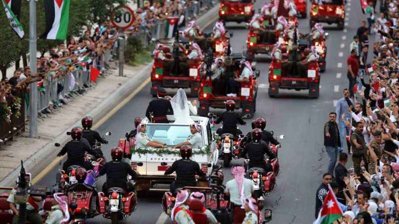 Ürdün Veliaht Prensi Al Hussein bin Abdullah, Suudi Arabistanlı Rajwa Al Seif ile evlendi Ürdün Veliaht Prensi Al Hussein bin Abdullah, Suudi Arabistanlı Rajwa Al Seif ile evlendi