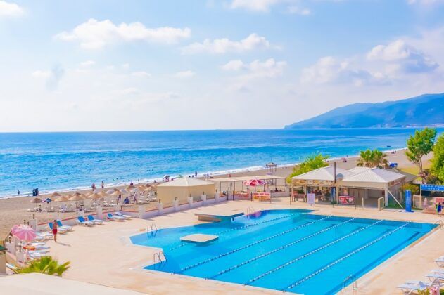 GRAND AKCA OTEL MİSAFİRLERİNİ BEKLİYOR