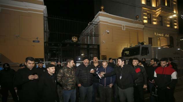 Rusya’nın İstanbul Başkonsolosluğu önünde protesto