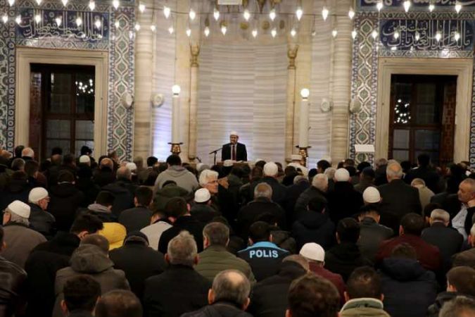 Regaip Kandili’nde camiler doldu taştı! Muhteşem görüntüler