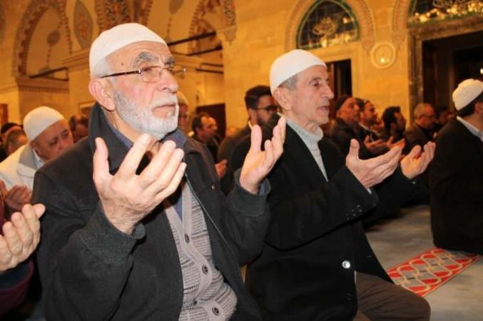 Regaip Kandili’nde camiler doldu taştı! Muhteşem görüntüler