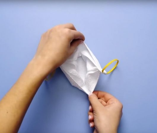 Virüslerden korunmak isteyenler için pratik yüz maskesi yapımı