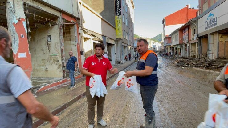 Çare Derneği, Afetzedelerin Yanında!