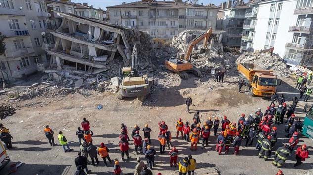 Deprem bölgesinde görev yapan personele tazminat