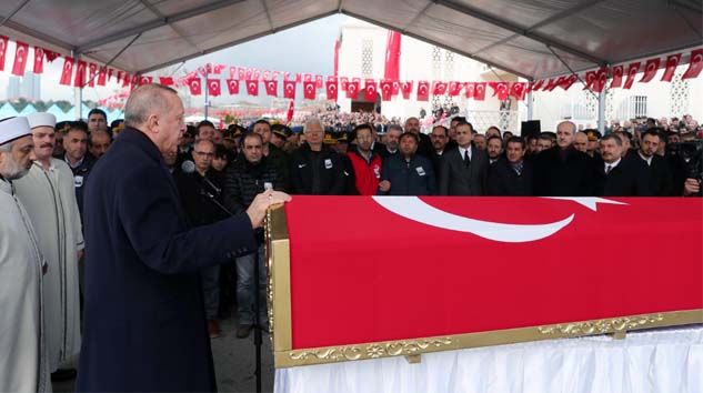 Cumhurbaşkanı Erdoğan, şehit Uzman Onbaşı Emre Baysal cenaze namazına katıldı