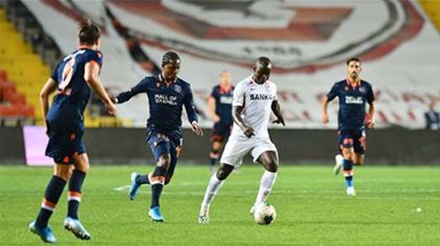 Medipol Başakşehir liderlik için Gaziantep FK karşısında