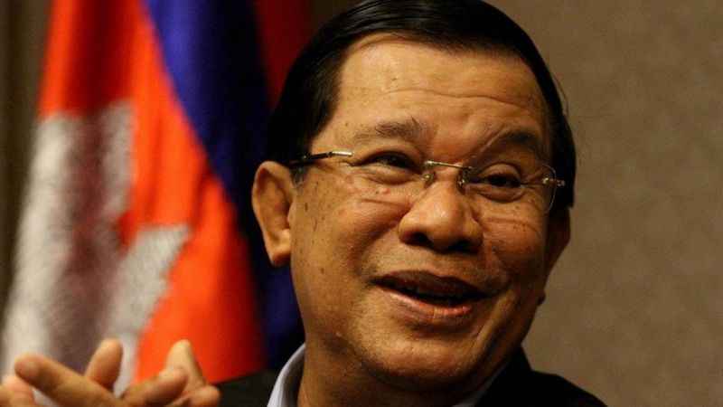 Kamboçya Başbakanı 39 yıllık görevini oğluna devrediyor