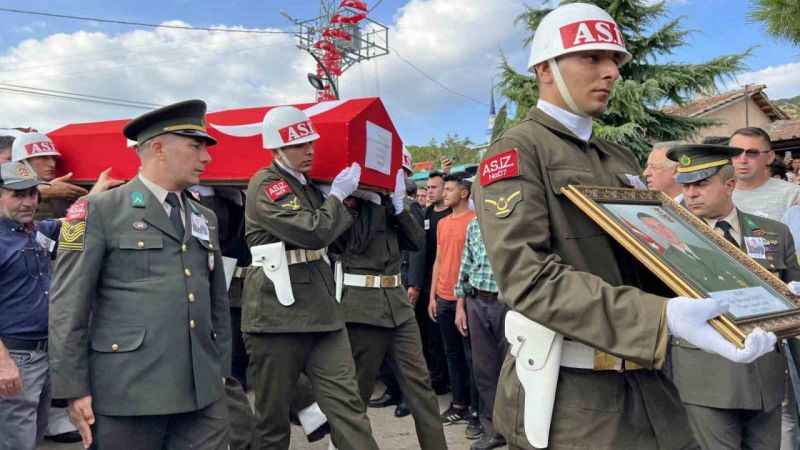Manisalı şehide hüzünlü veda Manisalı şehide hüzünlü veda