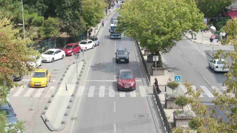Kadıköy’de yayalara öncelik tanımayan sürücülere ceza yağdı