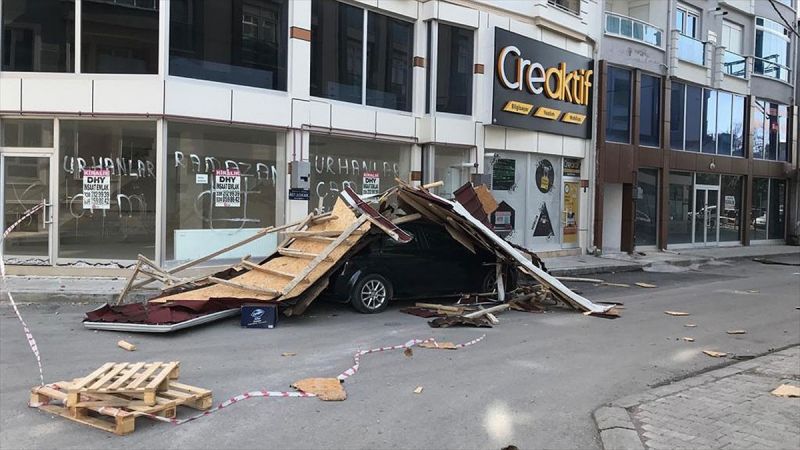 Lodos bazı bölgelerde hayatı olumsuz etkiliyor