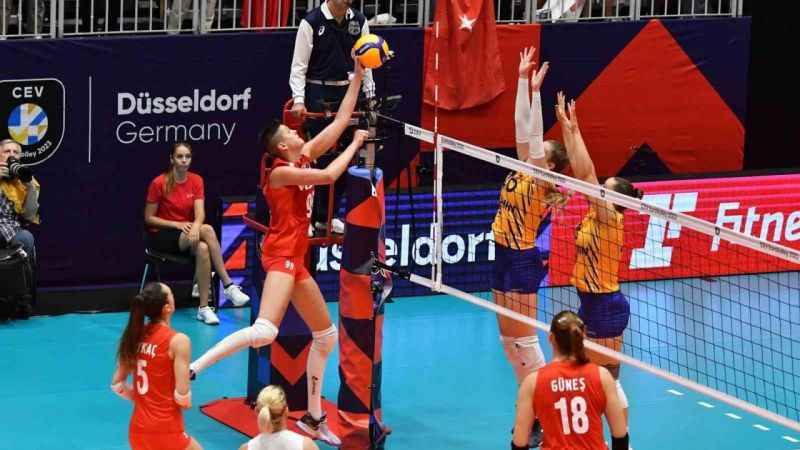 Filenin Sultanları, Avrupa Şampiyonası’na galibiyetle başladı Filenin Sultanları, Avrupa Şampiyonası’na galibiyetle başladı