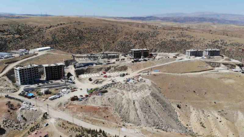 Cumhuriyet tarihinin en büyük sosyal konut hamlesi "İlk Evim" konutları hızla yükseliyor Cumhuriyet tarihinin en büyük sosyal konut hamlesi "İlk Evim" konutları hızla yükseliyor